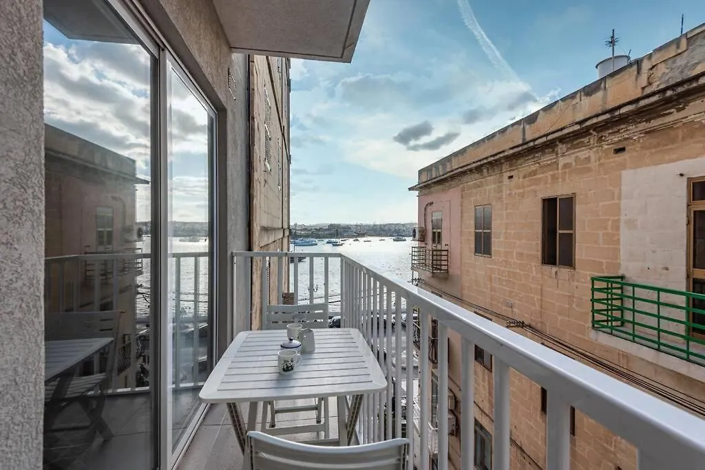 Sliema Smart Seaview Apartment