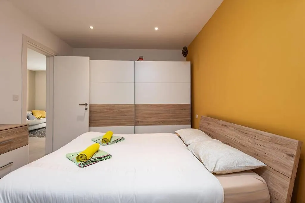 Sliema Smart Seaview Apartment 0*,  Malta